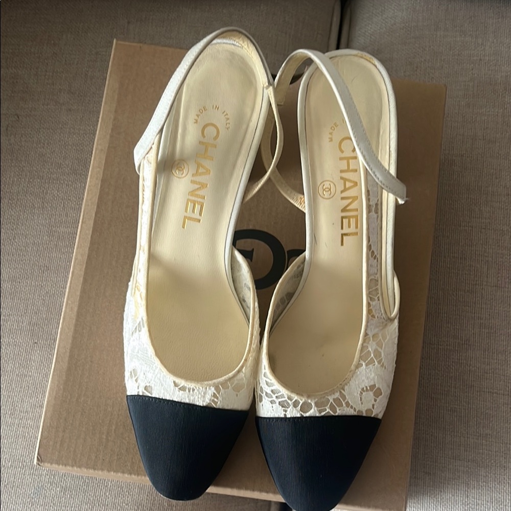 Chanel Women's Black and Cream Lace Slingback Shoes